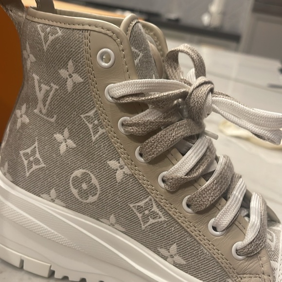 LV squad trainer boots. - Picture 5 of 8
